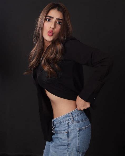 Kavya Thapar Hot Pics Actress In Ek Mini Katha Gora Chitta Rang Song Top Sense