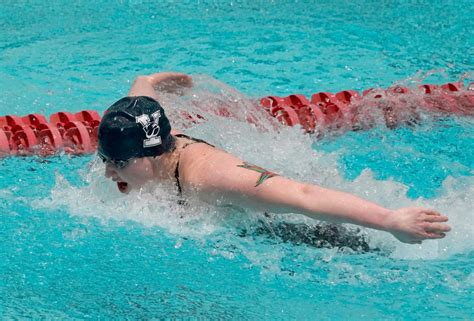 Penn Transgender Swimmer Lia Thomas Wins 2nd Ivy Title San Diego