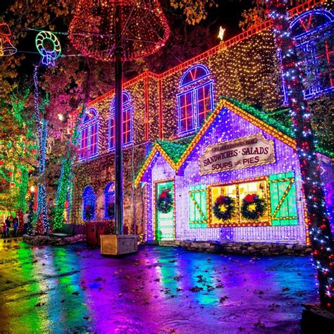 30 Best Christmas Towns In The Usa To Visit For The Holidays