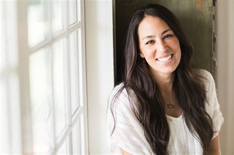 Joanna Gaines Of Hgtvs Fixer Upper Bio