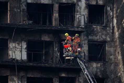 Valencia Almeno 4 Morti E 19 Feriti Nel Maxi Incendio Di Un Edificio A