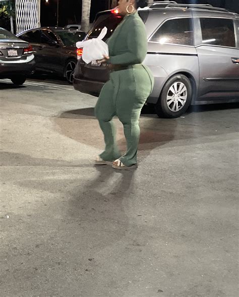 Huge Big Booty Donk BBW Spandex Leggings Yoga Pants Forum