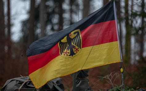 plan  german unity day  bring closures friday stars  stripes
