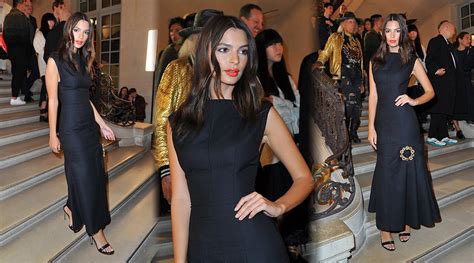 Emily Ratajkowski Hot Celebs Home