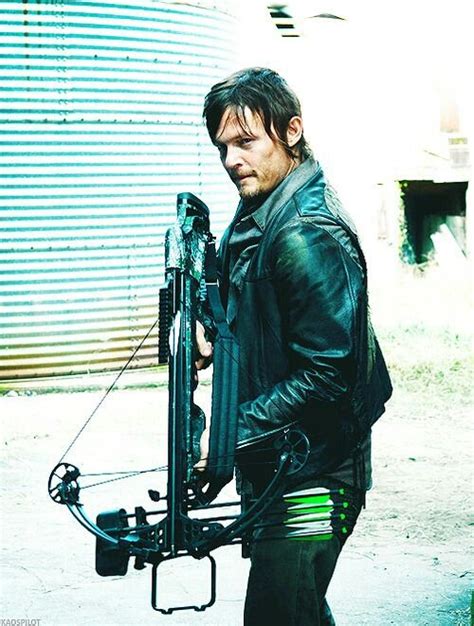 Norman Reedus/ Daryl Dixon/ The Walking Dead — Daryl Dixon, crossbow in ...