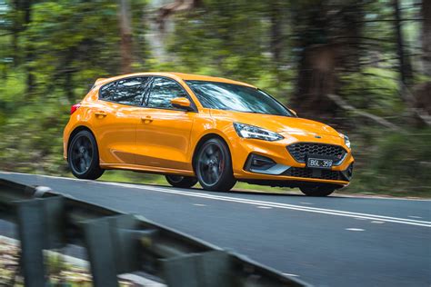 Review 2020 Ford Focus St The Blue Oval’s New Hot Hatch King Arrives