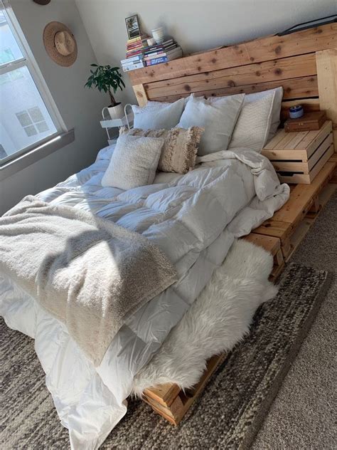 Pallet Platform Bed Queen Etsy Pallet Furniture Bedroom Home Room