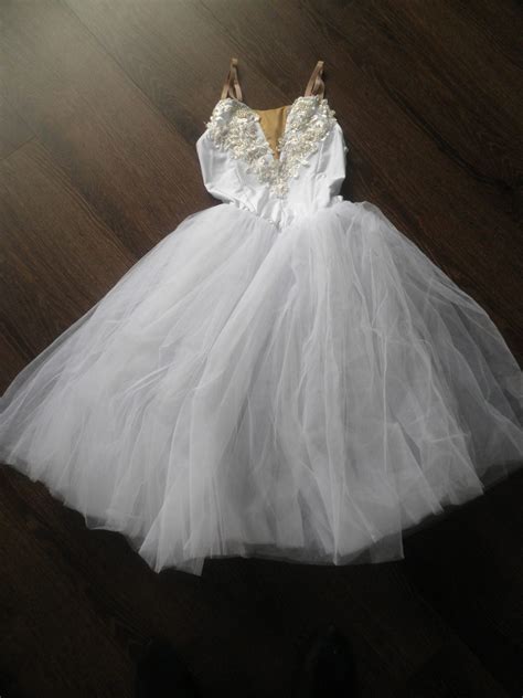 Sa Preloved Solo Tilly White Romantic Tutu With Decoration Size Sa