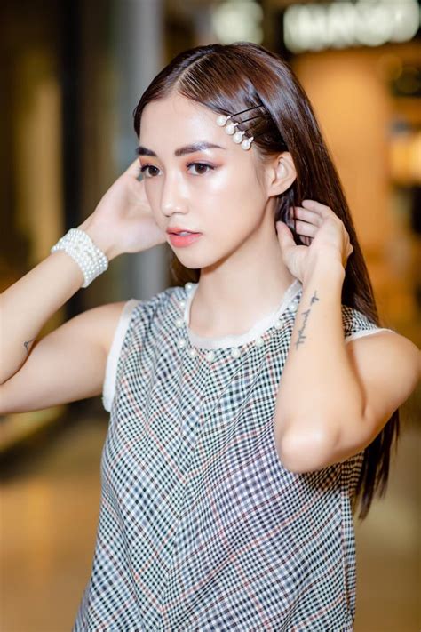 Nhìn Salim Chi Pu Mẫn Tiên là đủ hiểu cặp mái chính là phụ kiện hot nhất Thu Đông