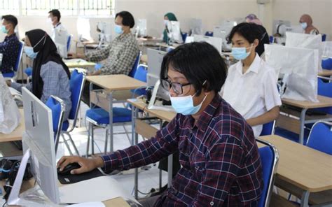 Hari Pertama Utbk Sbmptn Simak Dokumen Apa Saja Yang Wajib Dibawa