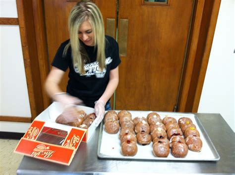 At Fragapane Bakery In North Olmsted Paczki Day Starts Early