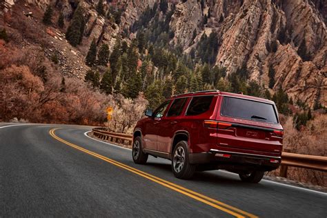 2022 Jeep Wagoneer: Boxy and bold - CNET