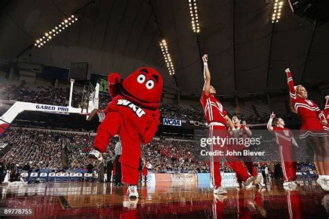 92 Hilltoppers Mascot Stock Photos, High-Res Pictures, and Images ...
