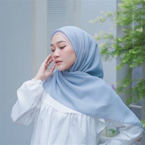 Jual Sky Blue Hijab Segiempat Polos Bella Square Sky Blue Premium