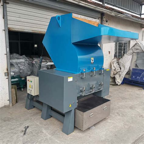 Used Pet Bottle Waste Plastic Recycling Crusher Machine China 300mm