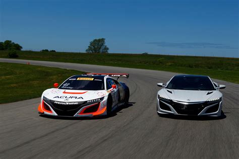 First Laps Acura Nsx Gt3 Automobile Magazine