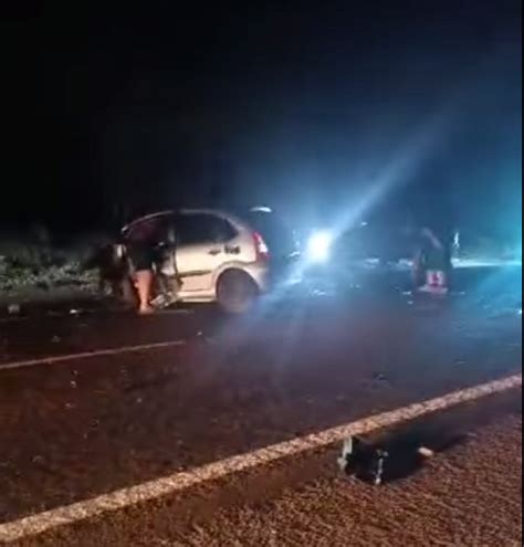 Jovem morre e dois ficam feridos em colisão de carros entre Fátima e