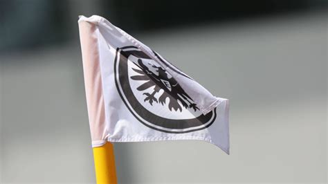 Eintracht Frankfurt Muss 146 000 Euro Geldstrafe Bezahlen Kicker