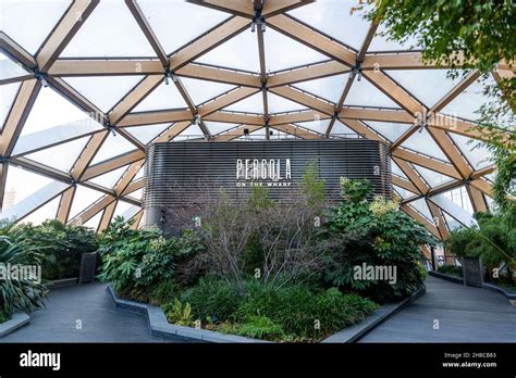 Pergola On The Wharf Theatre Crossrail Place Roof Garden Canary Wharf