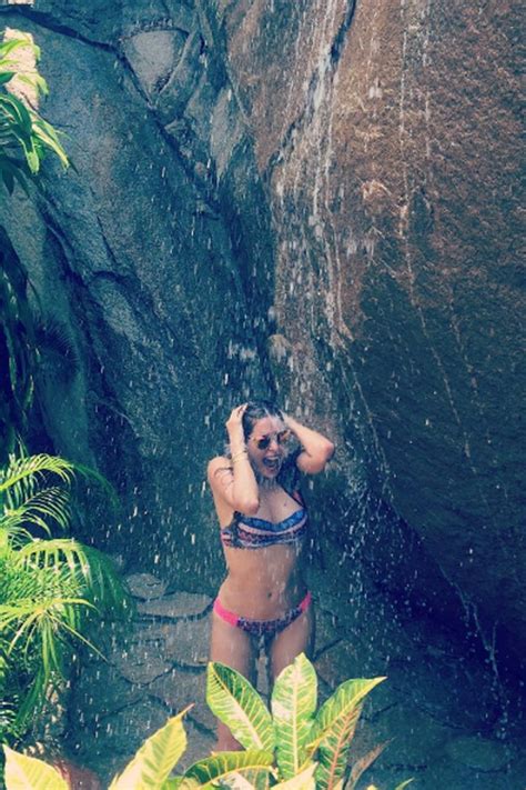 Galilea Montijo Sexy En Bikini