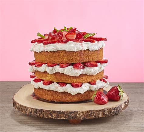 Strawberries And Cream Layered Cake Nestlé Recipes