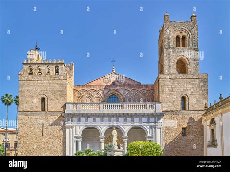 Monreale Italia La Fachada Principal De La Catedral De Santa Maria