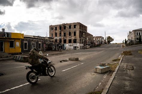 Once liberated Kupiansk braces for worst as Russian troops approach ...