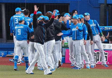 日本ハム・新庄監督 就任3年目で初の開幕カード勝ち越し！ロッテに逆転勝利 喜び叫んで「喉、痛った」 2024年3月31日掲載