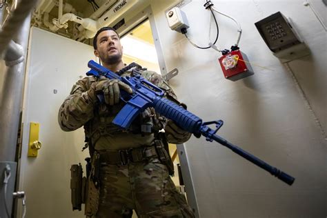 Dvids Images Coast Guardsman Participates In Close Quarters Combat