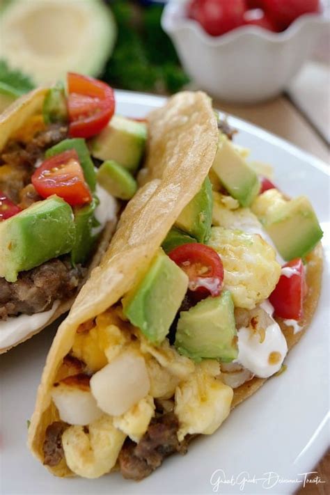 Cheesy Sausage Egg Breakfast Tacos Great Grub Delicious Treats