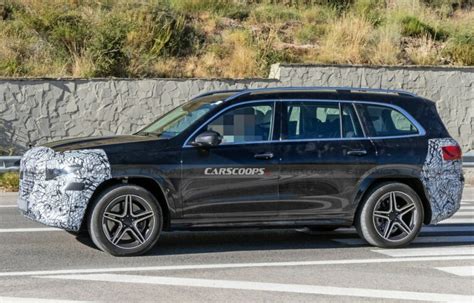 2026 Mercedes GLS Embraces Stars And Pillar-To-Pillar Display | Carscoops