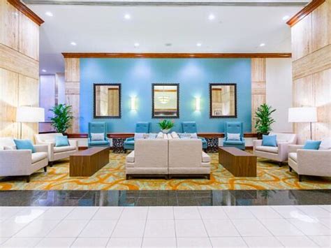 The Best Philadelphia Airport Hotels That Make Travel Days a Breeze