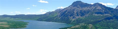 Bears Hump Hike Waterton Lakes National Park 10adventures