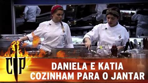 Daniela E Katia Cozinham Para O Jantar V Deo Dailymotion