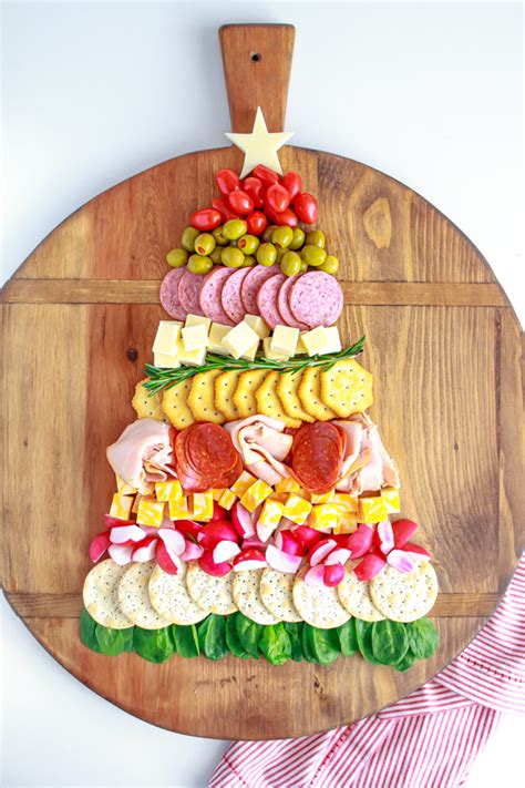 Christmas Tree Cheese And Cracker Tray | By My Name Is Snickerdoodle