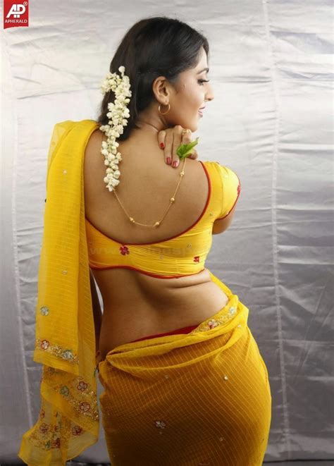Anushka Hot Stills In Saree