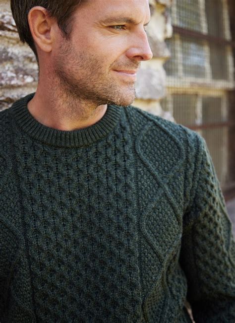 Connall Crew Neck Aran Sweater In Army Green Blarney