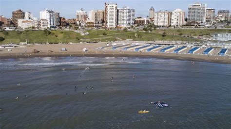 Mar Del Plata Un Hombre Que Volvía De Bailar Se Metió Al Mar Y Murió