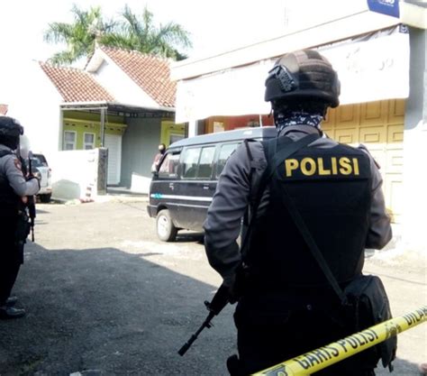 Densus 88 Tangkap Empat Terduga Teroris Di Riau