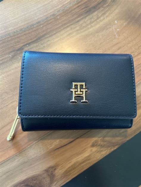 Tommy Hilfiger Portmonnaie | Kaufen auf Ricardo