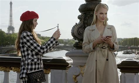Emily In Paris Is A Bland Sex And The City Imitation With No Identity Of Its Own Tv Streaming