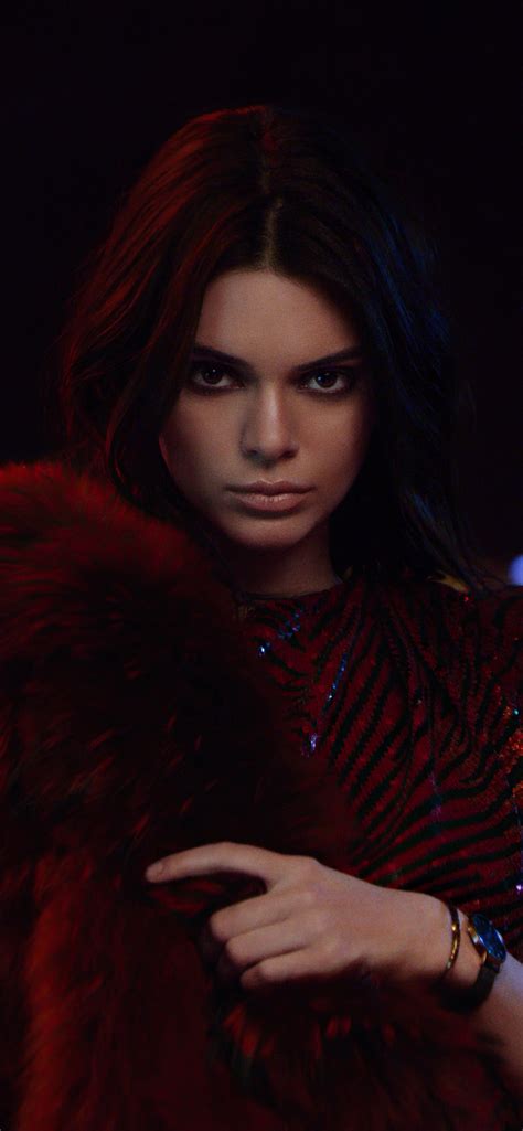 1242x2688 Kendall Jenner Brunette 4k Iphone Xs Max Hd 4k Wallpapers