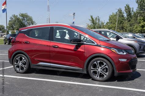 Chevrolet Bolt Ev Electric Vehicle Display Chevy Is Discontinuing The