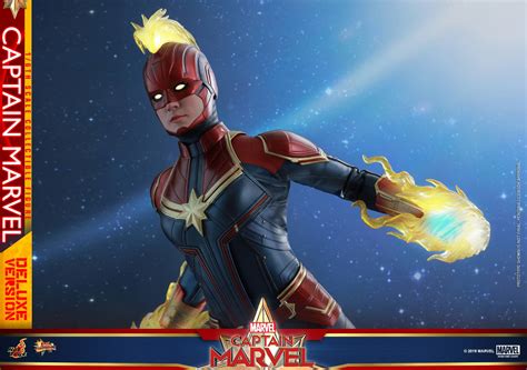 Captain Marvel 1 6 Scale Figure By Hot Toys The Toyark News