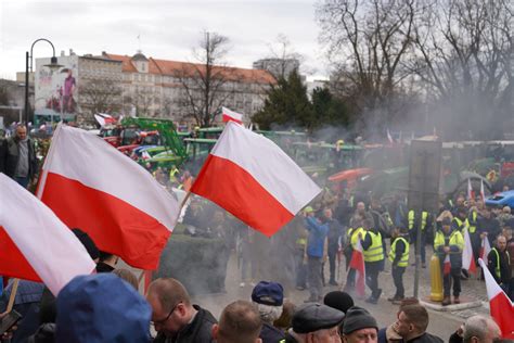 Strajk Rolnik W Blokady Dr G I Utrudnienia We Wroc Awiu Lutego