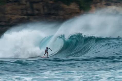 SURFER MERAPAT Surfing Paradise In Watu Karung Pacitan Surga