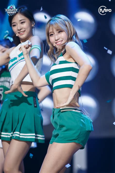 K Poppin Pix Momo Stage Outfits Kpop Girls