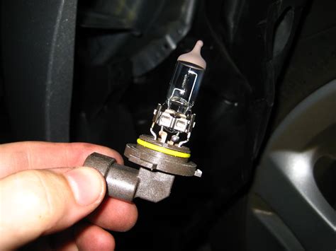 Honda Accord Headlight Bulb Replacement