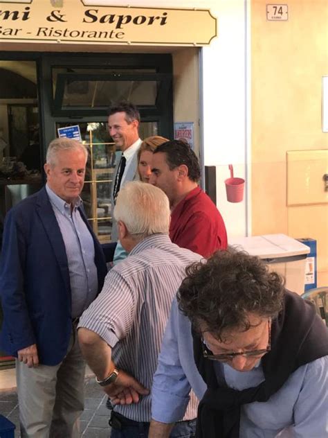 Imperia Bagno Di Folla Per Claudio Scajola Il Candidato Sindaco In