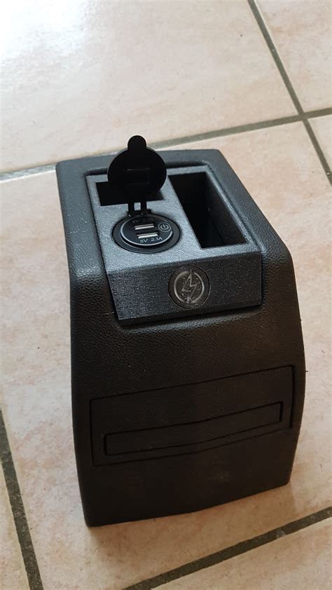 Chargeur USB habitacle arrière Opel Astra by SylvainG2MI | Download